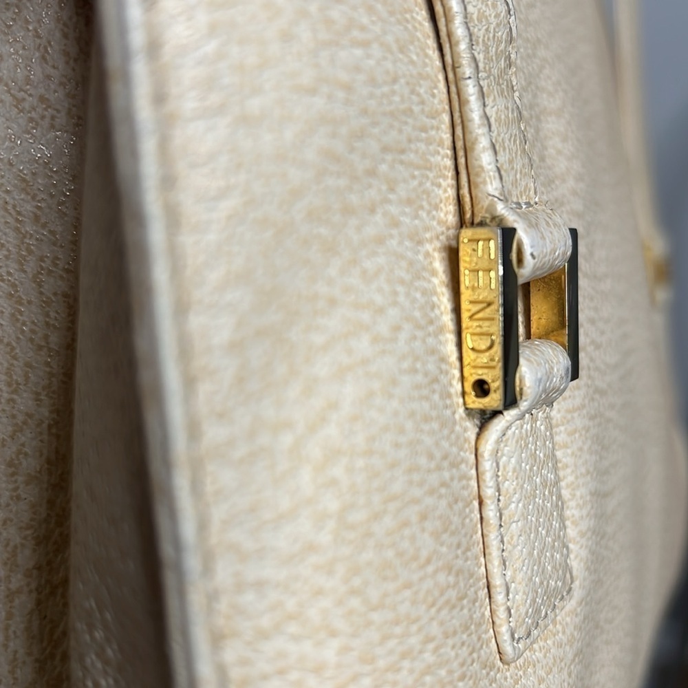 Fendi Beige Cream Leather Logo Marble Clasp Bag - Picture 5 of 16